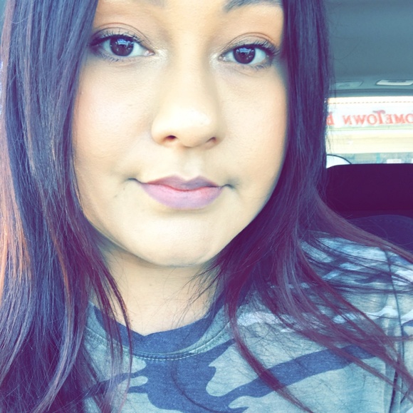 Meet your Posher, Nancy - Picture 2 of 3